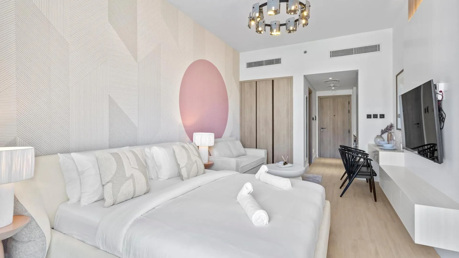 Stylish Studio With Warm Terracotta Details Dubai 0*,